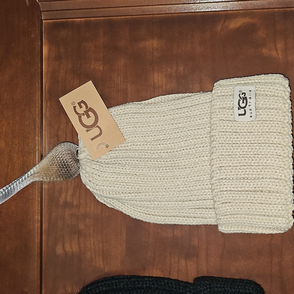3 UGG Knit Beanie Trio - Navy, Black, Cream - Picture 5 of 14